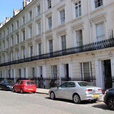 Stay In Serviced Apartments Queensway Londra Exterior foto