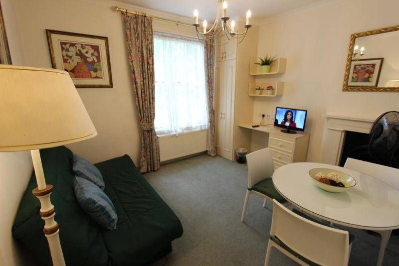 Stay In Serviced Apartments Queensway Londra Exterior foto
